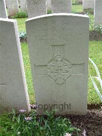 Etaples Military Cemetery - Hayton, A