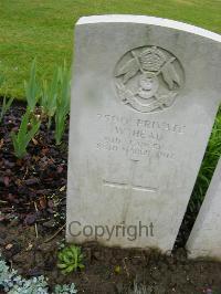 Etaples Military Cemetery - Head, W