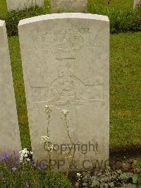 Etaples Military Cemetery - Healey, P