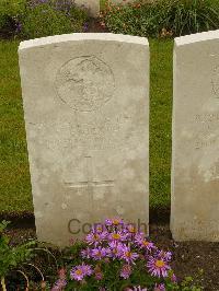 Etaples Military Cemetery - Heath, F E