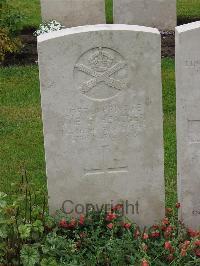 Etaples Military Cemetery - Heather, Arthur Edgar Frank