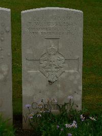 Etaples Military Cemetery - Heffernan, Thomas William