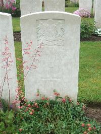 Etaples Military Cemetery - Heinemann, E A