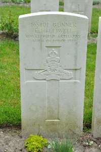 Etaples Military Cemetery - Helliwell, Ernest