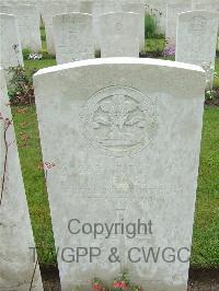 Etaples Military Cemetery - Helsby, James