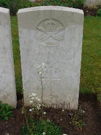 Etaples Military Cemetery - Hemsley, Walter James