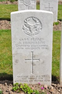 Etaples Military Cemetery - Henderson, Donald