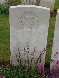 Etaples Military Cemetery - Henderson, David