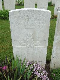 Etaples Military Cemetery - Henderson, Thomas Ottewell