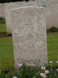 Etaples Military Cemetery - Henderson, W