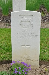 Etaples Military Cemetery - Henderson, William Lewis