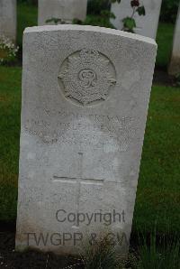 Etaples Military Cemetery - Hennessy, John Joseph