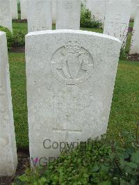 Etaples Military Cemetery - Hennessy, P
