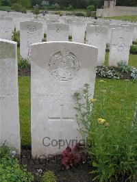 Etaples Military Cemetery - Henry, Freeman