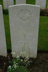Etaples Military Cemetery - Henshaw, William