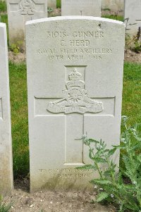 Etaples Military Cemetery - Herd, Charles