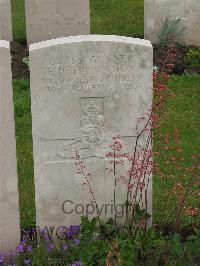 Etaples Military Cemetery - Hetherington, Frank