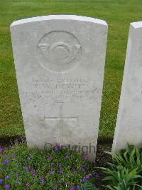 Etaples Military Cemetery - Hewitt, Thomas William