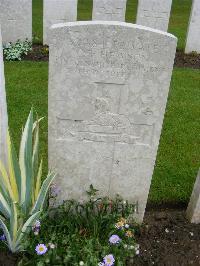 Etaples Military Cemetery - Hewson, C T