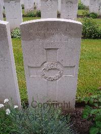 Etaples Military Cemetery - Hewson, Vwl