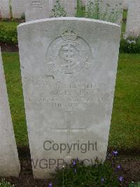 Etaples Military Cemetery - Heyes, Alfred Garnet