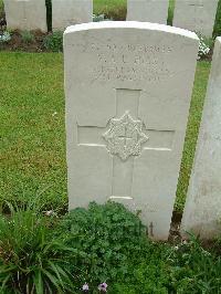 Etaples Military Cemetery - Hicks, Victor Arthur Edward