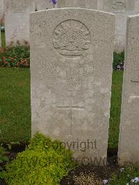 Etaples Military Cemetery - Hicks, William Herbert