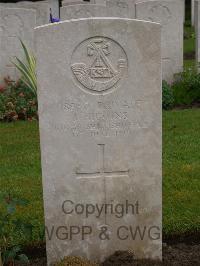 Etaples Military Cemetery - Higgins, J