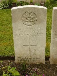 Etaples Military Cemetery - Higginson, Frederick