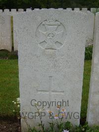 Etaples Military Cemetery - Higginson, T