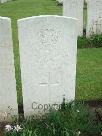 Etaples Military Cemetery - Hildrop, David