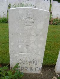 Etaples Military Cemetery - Hill, C