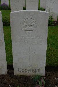 Etaples Military Cemetery - Hill, Harry