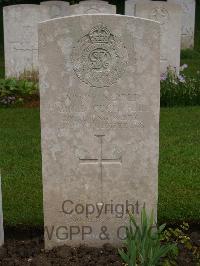 Etaples Military Cemetery - Hill, Harold Cecil