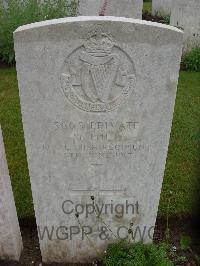 Etaples Military Cemetery - Hill, Michael