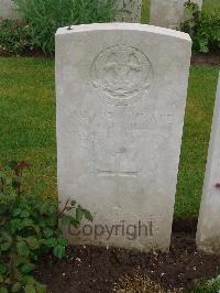 Etaples Military Cemetery - Hill, W J