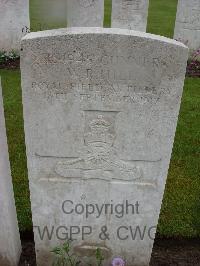 Etaples Military Cemetery - Hill, William Reginald