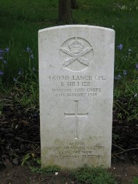Etaples Military Cemetery - Hillier, R R