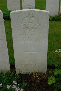 Etaples Military Cemetery - Hilton, Aubrey Frank