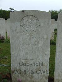 Etaples Military Cemetery - Hinds, John Joseph
