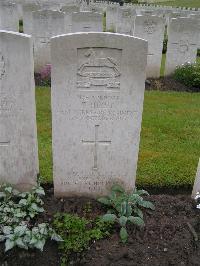 Etaples Military Cemetery - Hirst, T