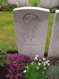 Etaples Military Cemetery - Hitchcox, Francis Cecil