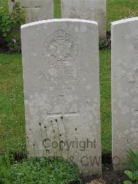 Etaples Military Cemetery - Hoare, Cecil