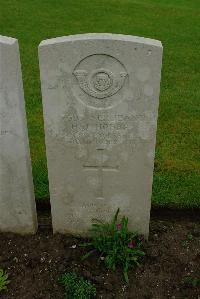 Etaples Military Cemetery - Hobbs, Harry John