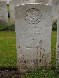 Etaples Military Cemetery - Hobbs, Wilfred Charles