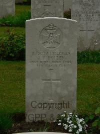 Etaples Military Cemetery - Holden, J E