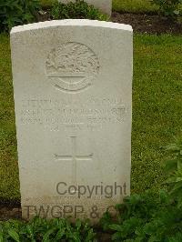 Etaples Military Cemetery - Holdsworth, Arthur Mervyn