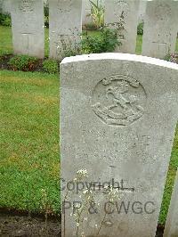 Etaples Military Cemetery - Holgate, A G