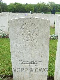 Etaples Military Cemetery - Holgate, B