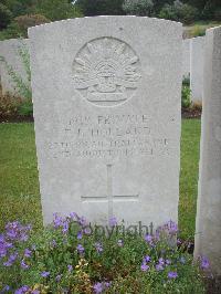 Etaples Military Cemetery - Holland, Frank Bishop